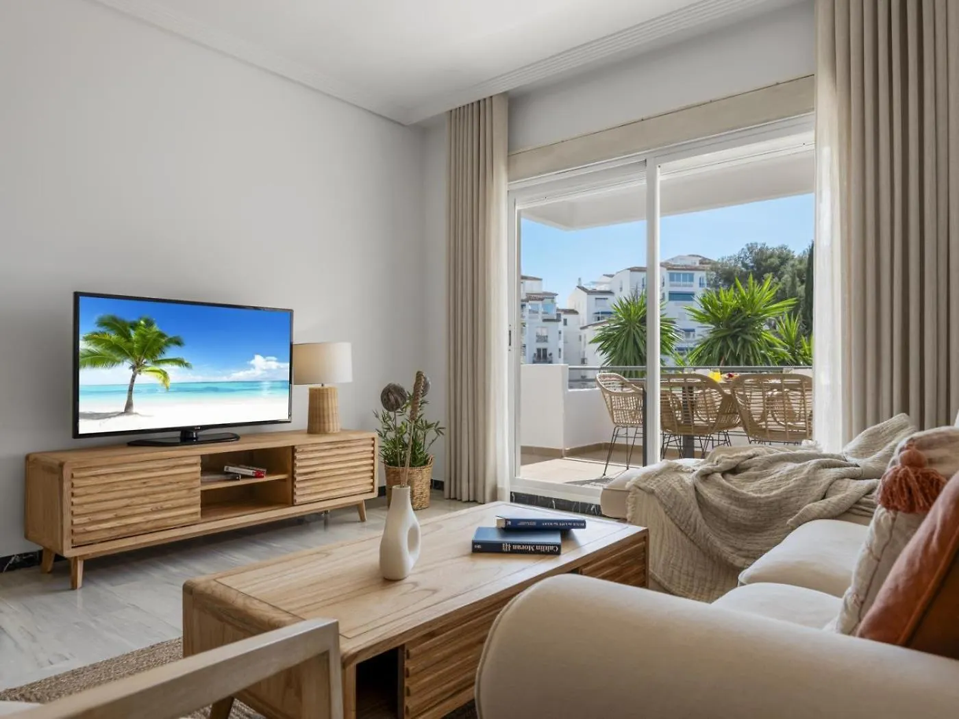 Banus Rentals- 1º Linea Playa Марбелья 0*,  Испания