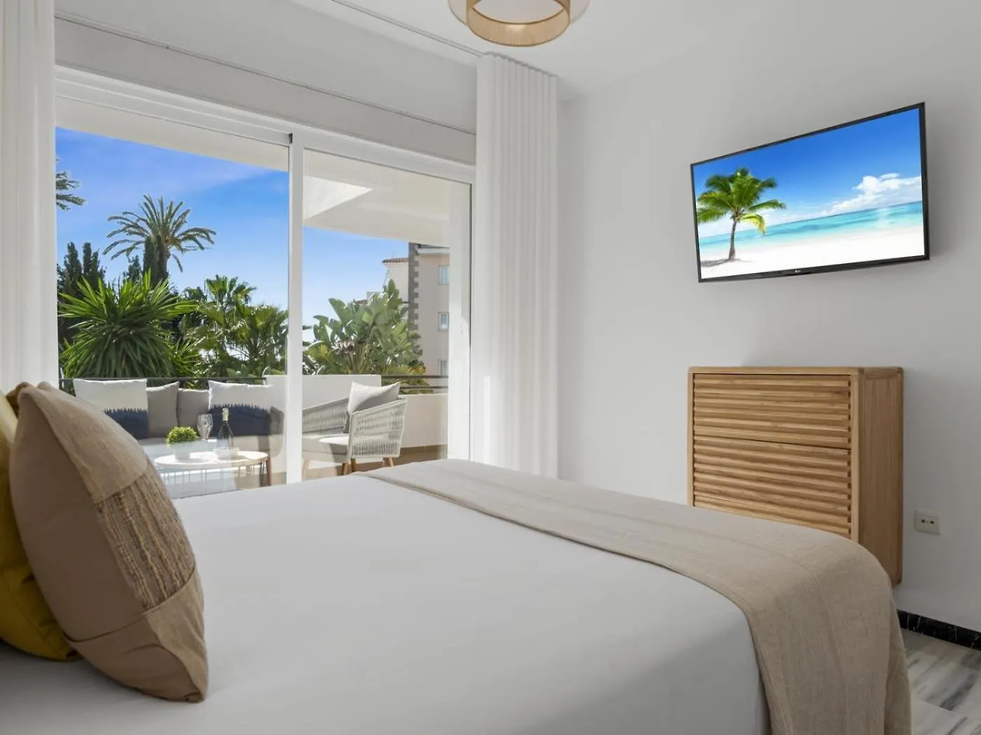 Апартаменты Banus Rentals- 1º Linea Playa Марбелья Испания