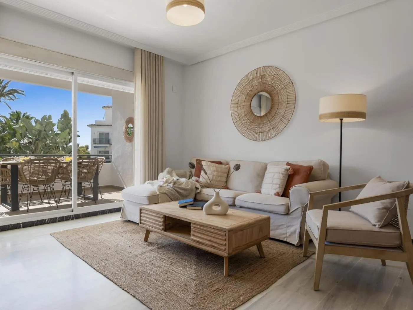 Banus Rentals- 1º Linea Playa Марбелья